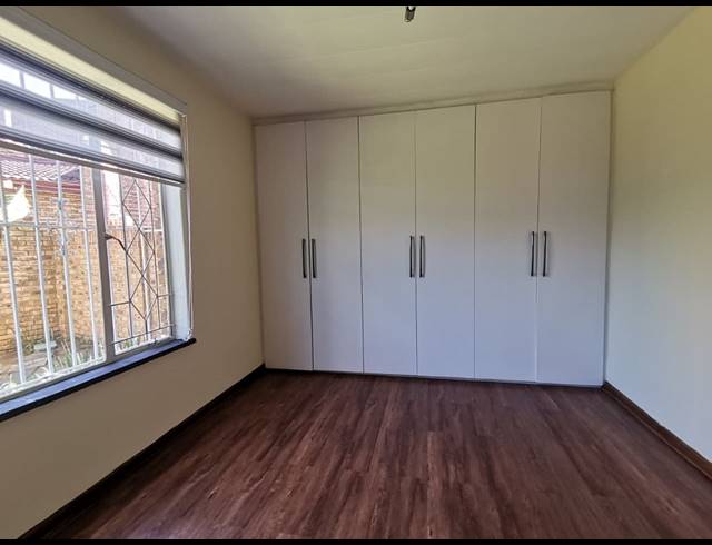 3 BEDROOM TOWNHOUSE FOR SALE IN BASSONIA